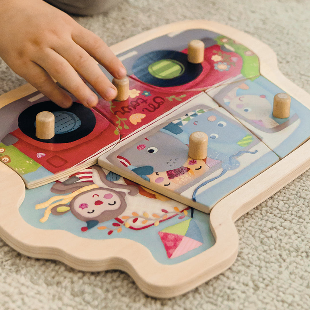 Friends on Tour Discovery Puzzle