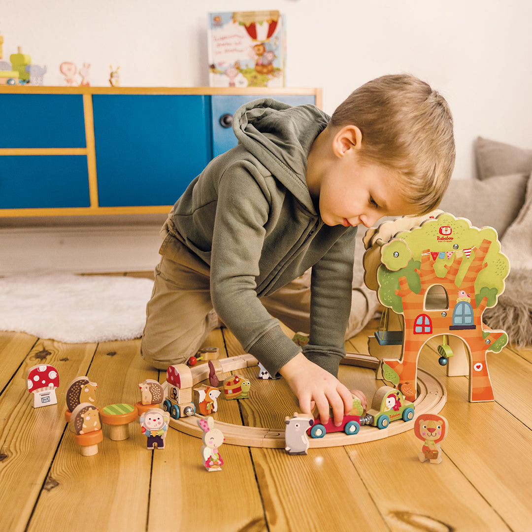 Tree House Play World lifestyle image with child